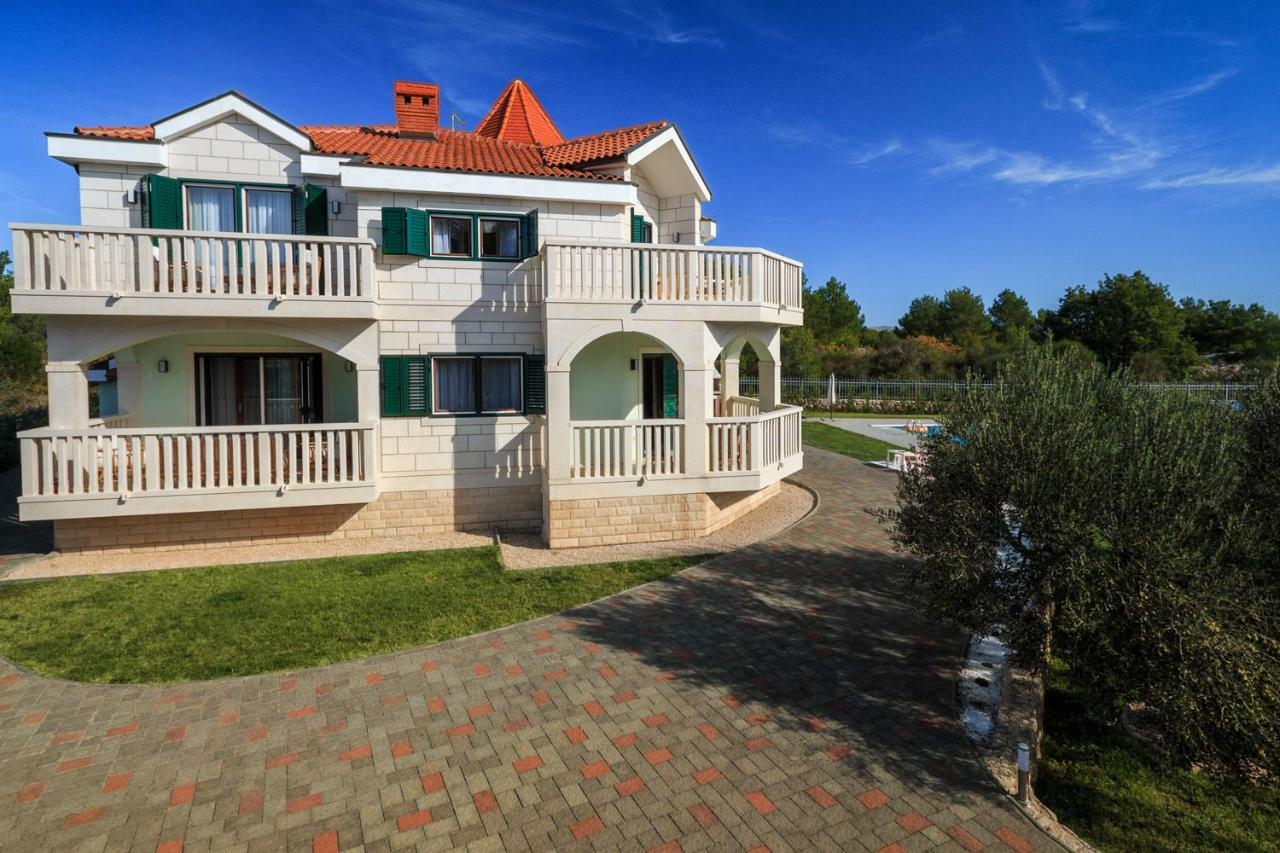Villa Dream Srima Eksteriør billede